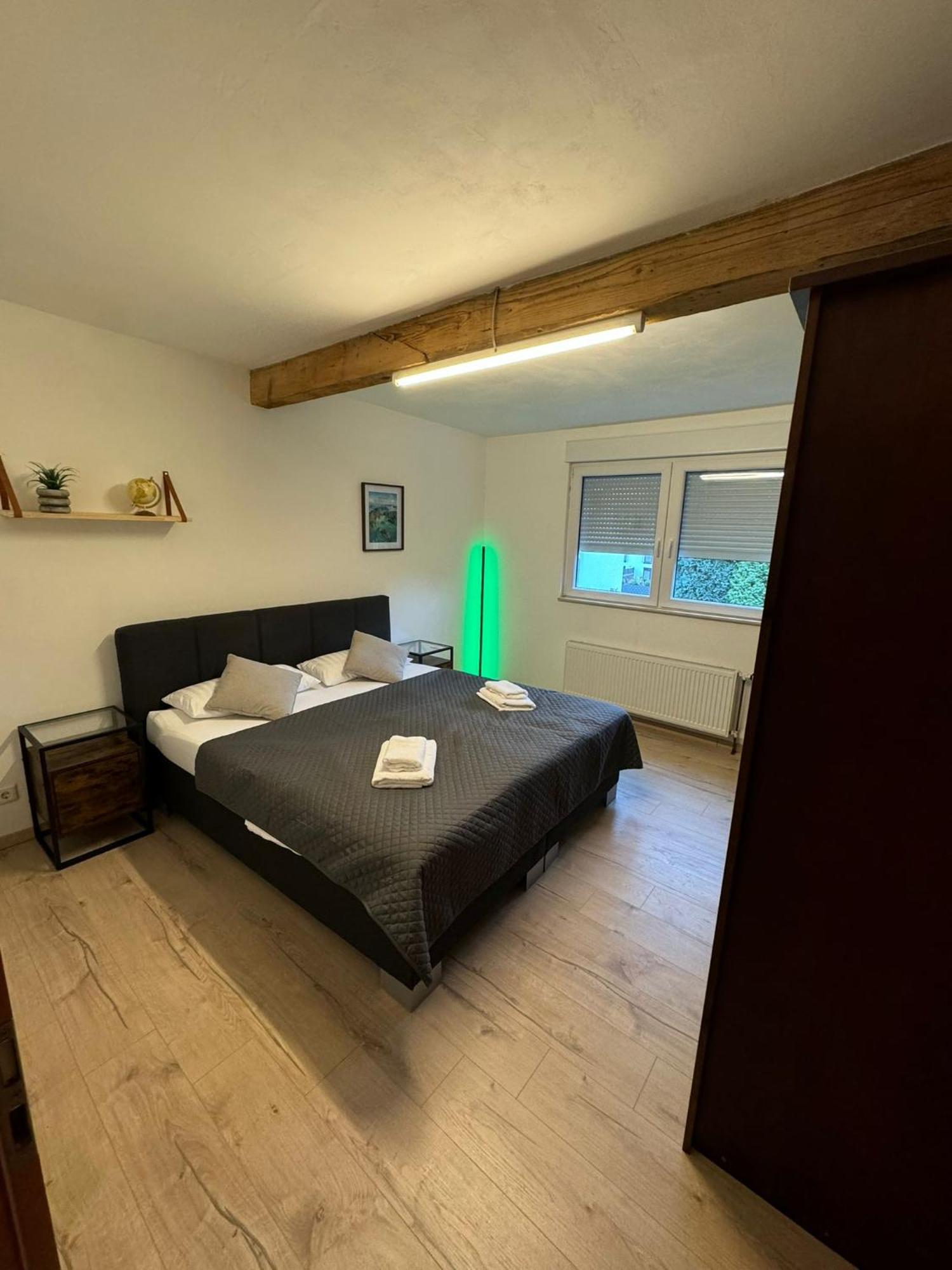 Schoene Ruhige Wohnung In Anliegerstrasse Essen Exteriér fotografie