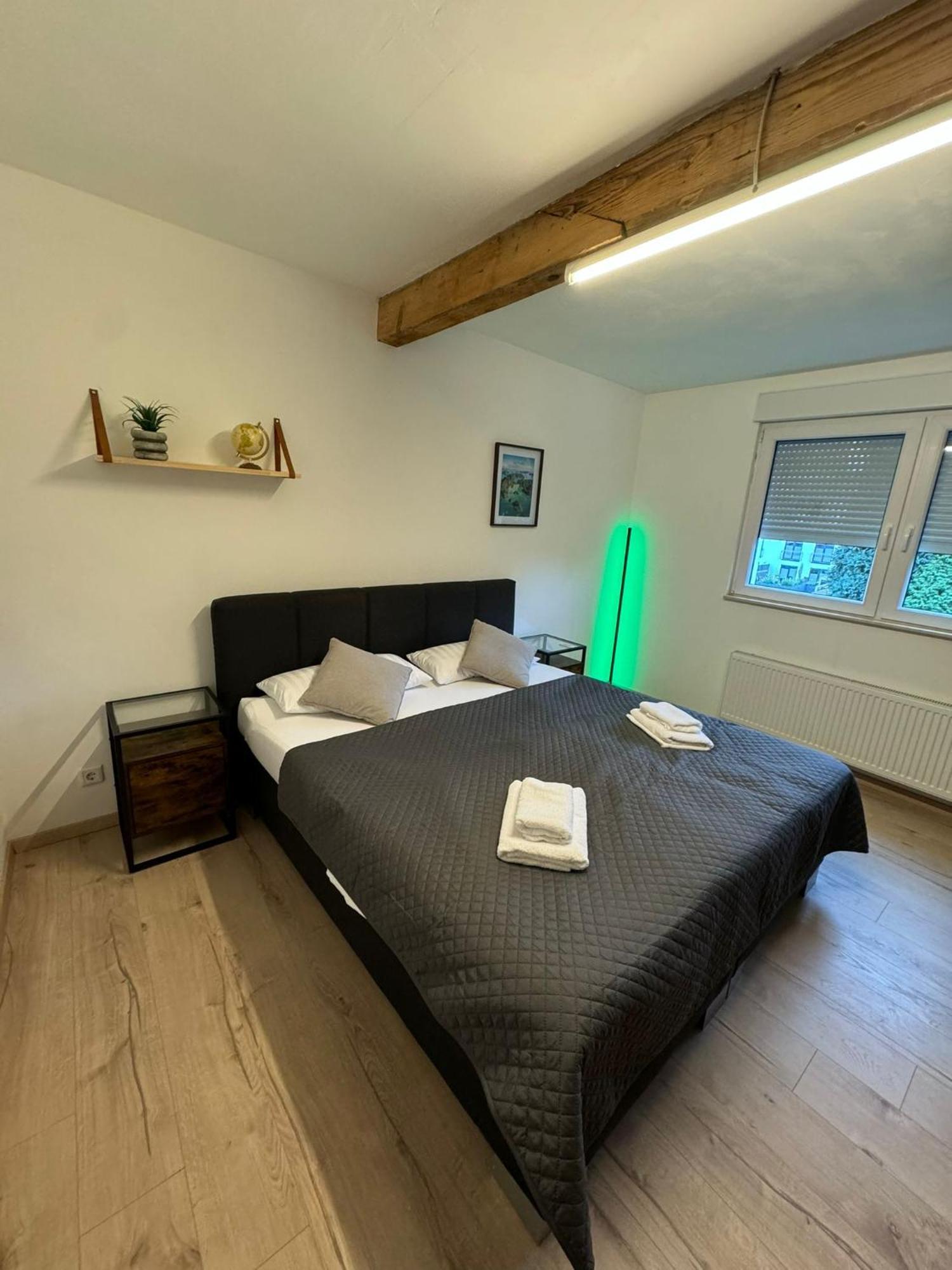 Schoene Ruhige Wohnung In Anliegerstrasse Essen Exteriér fotografie